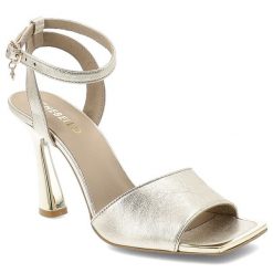 Sandały damskie Chebello, cholewka ze skóry naturalnej elegancki metaliczny obcas zapinanie na sprzączkę, złote, 5060_-484-000-PSK-S135. Żółte sandały CheBello, bez wzorów, ze skóry, eleganckie, bez obcasa, na obcasie, bez zapięcia. Za 539.00 zł.