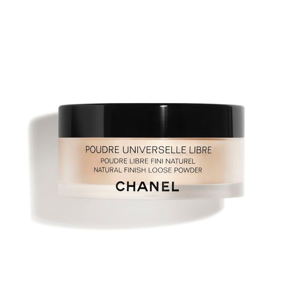 CHANEL CHANEL POUDRE UNIVERSELLE LIBRE PUDER SYPKI DO NATURALNEGO WYKOŃCZENIA MAKIJAŻU Pudry 30 g. Pudry Chanel. Za 232.80 zł.