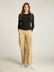 TOMMY JEANS Koszulka w kolorze czarnym rozmiar: XL. Czarne bluzki Tommy Jeans, xl, bez wzorów, z bawełny, bez kołnierzyka, bez ramiączek. Za 120.95 zł.