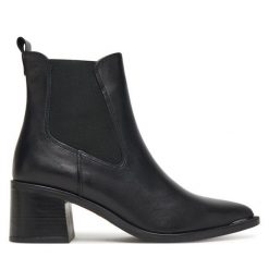 Botki Tamaris. Czarne botki Tamaris, bez wzorów, bez obcasa, na słupku, bez zapięcia. Za 509.99 zł.