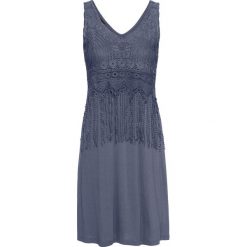 Sukienka z koronką bonprix indygo. Niebieskie sukienki bonprix, bez wzorów, z koronki, boho, bez kołnierzyka, bez ramiączek, dopasowane. Za 49.99 zł.