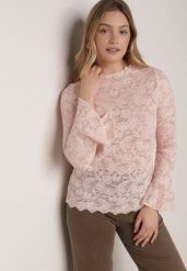 Różowa Koronkowa Bluzka z Falbanką i Rozszerzanymi Rękawami Nelaetia. Czerwone bluzki Born2be, m, bez wzorów, z koronki, eleganckie, bez kołnierzyka, bez ramiączek. Za 89.99 zł.