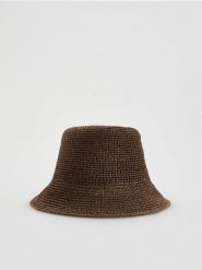 Słomkowy kapelusz bucket - ciemnobrązowy. Brązowe kapelusze Reserved, bez wzorów. Za 89.99 zł.