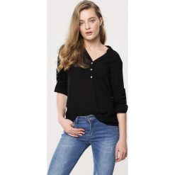Czarna Koszula Fiber. Czarne koszule Born2be, l, bez wzorów, bez kołnierzyka, bez ramiączek. Za 49.99 zł.