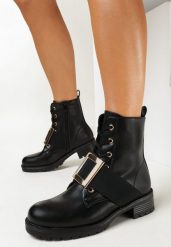 Czarne Botki Workery z Metalową Ozdobą Escika. Czarne botki Born2be, z aplikacjami, bez obcasa, na płaskiej podeszwie, bez zapięcia. Za 64.99 zł.