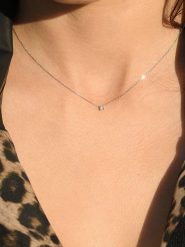 ATELIER DU DIAMANT Złoty naszyjnik "Solitaire" z diamentem - dł. 42 cm rozmiar: onesize. Białe naszyjniki ATELIER DU DIAMANT, z diamentem, złote. Za 1,196.99 zł.