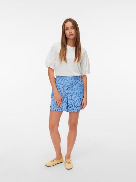 Vero Moda Bluzka w kolorze białym rozmiar: L. Białe bluzki Vero Moda, l, bez wzorów, z bawełny, bez kołnierzyka, bez ramiączek. Za 65.54 zł.