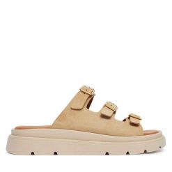 Klapki Tamaris. Brązowe klapki Tamaris, bez wzorów, bez obcasa. Za 369.99 zł.