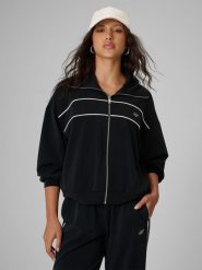 4F Bluza dresowa loose bez kaptura damska - czarna M. Czarne bluzy 4f, m, bez wzorów, z dresówki, bez kaptura. Za 199.99 zł.