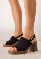 Czarne Sandały VICES na Słupku i Platformie Stylizowanych na Drewniane Lobenti. Czarne sandały Renee, bez wzorów, z jeansu, bez obcasa, na obcasie, bez zapięcia. Za 99.99 zł.