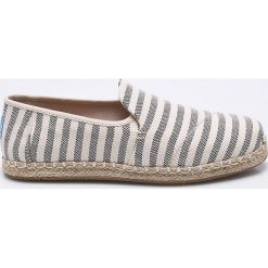 Toms - Espadryle. Białe espadryle Toms, bez wzorów, z gumy, bez obcasa, na płaskiej podeszwie, bez zapięcia. W wyprzedaży za 129.90 zł.