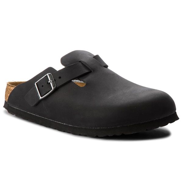 Klapki Birkenstock. Czarne klapki Birkenstock, bez wzorów, bez obcasa. Za 679.99 zł.