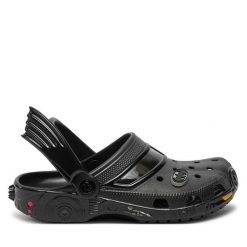 Klapki Crocs. Czarne klapki Crocs, bez wzorów, bez obcasa. Za 309.99 zł.