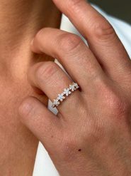 DI GIORGIO Pozłacany pierścionek z cyrkonią rozmiar: 60. Żółte pierścionki DI GIORGIO, z cyrkonią, pozłacane. Za 131.43 zł.