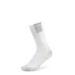 Skarpety biegowe Buff Coolnet Crew Sock CC. Białe skarpety Buff, bez wzorów. Za 119.99 zł.