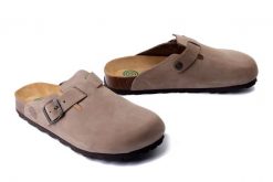 DR. BRINKMANN 600132-08 taupe, klapki damskie. Brązowe klapki Dr. Brinkmann, bez wzorów, ze skóry, bez obcasa. Za 309.90 zł.