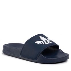 Klapki adidas. Niebieskie klapki Adidas, bez wzorów, bez obcasa. Za 109.99 zł.